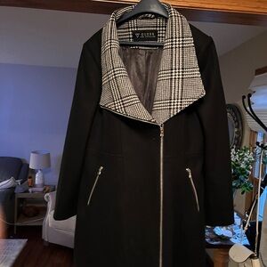 GUESS Black Trench Coat with Plaid Collar